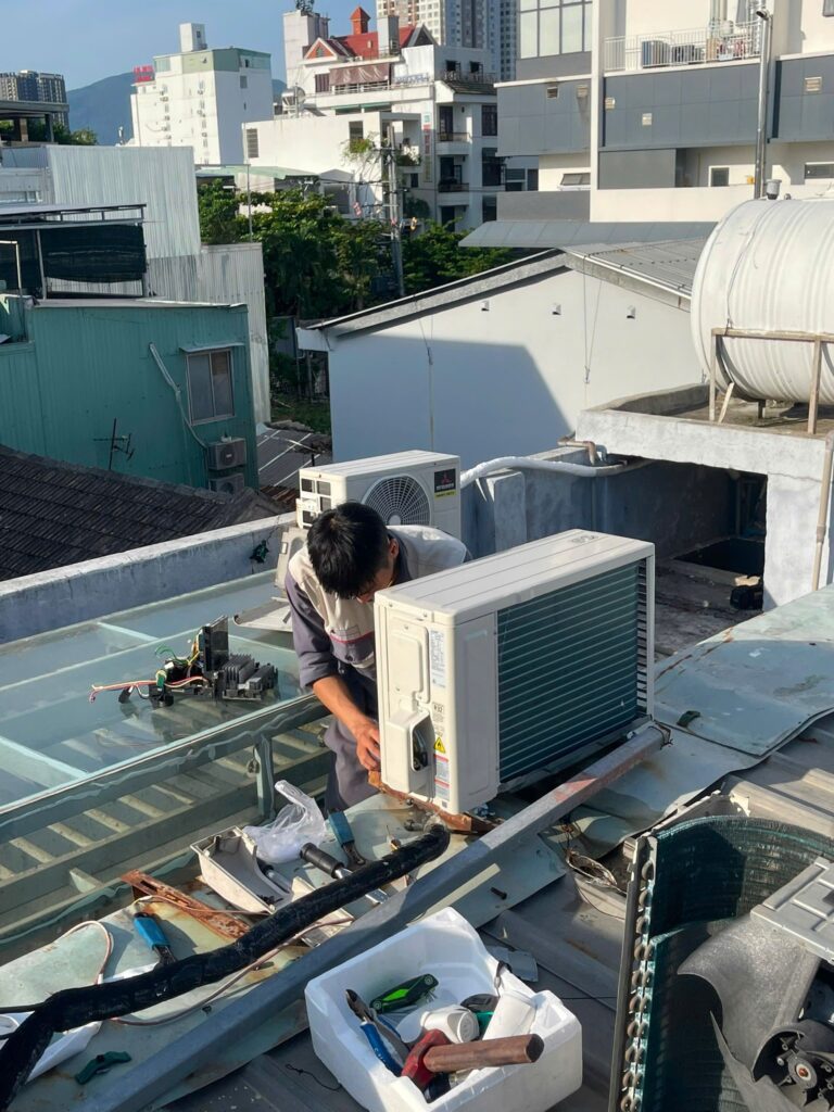 Điện Lạnh Đức Tín là đơn vị sửa chữa điện lạnh chuyên nghiệp tại Hà Đông – nhận sửa điều hòa, tủ lạnh, máy giặt tại nhà. Tổng đài hỗ trợ 0814388288.